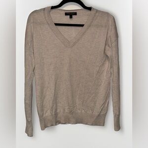 Silk Cashmere Women's V-Neck Sweater cream tan Banana Republic size small shirt